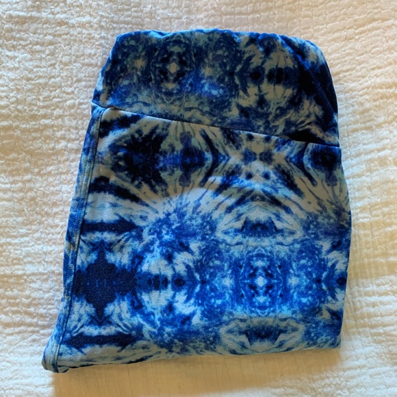 🎀 Lularoe Tie Dye Leggings🎀 - Picture 1 of 2